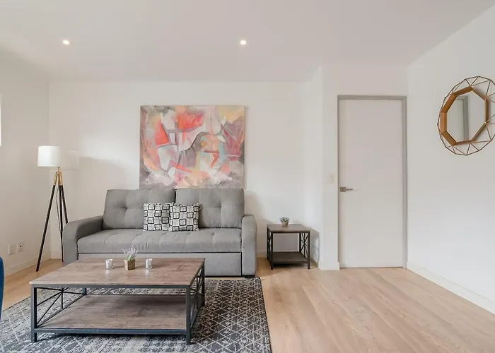 Apartamento Heart Of Citycozy W Balcony & Wifi *
