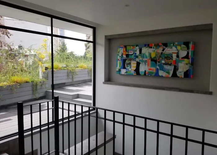 Heart Of Citycozy W Balcony & Wifi Apartamento